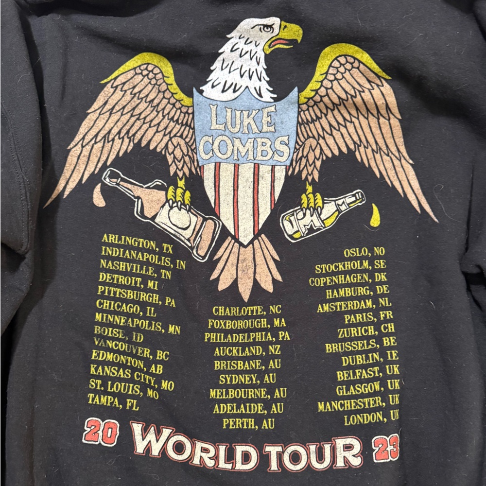 Gildan Black Tour Sweatshirt